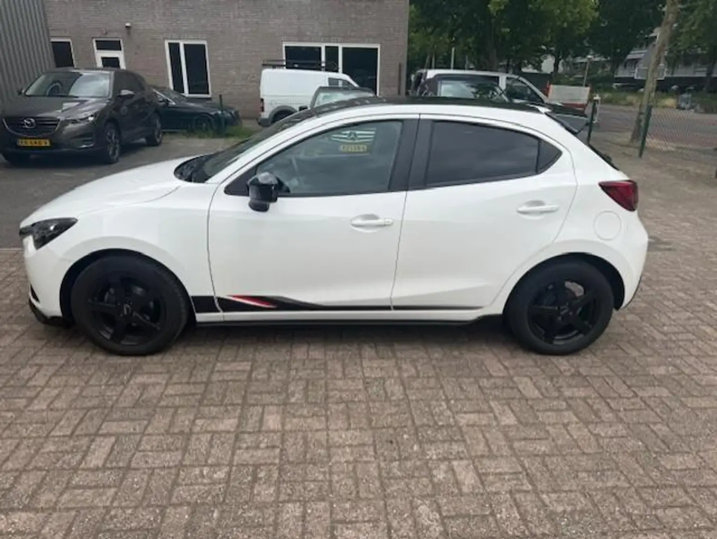 Mazda 2 1.5 Skyactiv-G GT-M Line Navi/Clima/Cruise Wit - 2