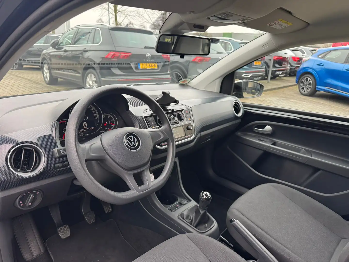 Volkswagen up! 1.0 airco, stoelverw, elek ramen Schwarz - 2