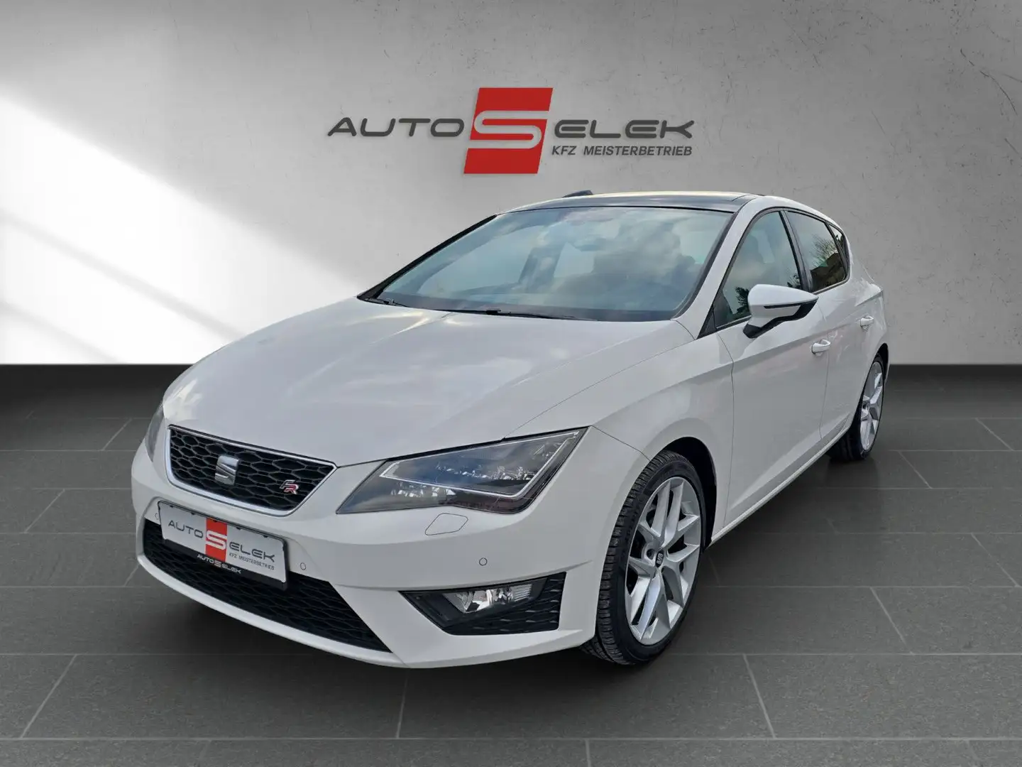 SEAT Leon FR*Panorama-Dach*Navi*LED*PDC Wit - 1