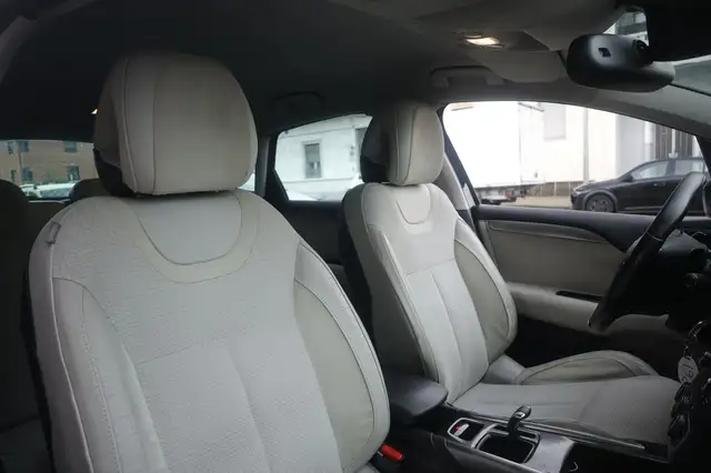 Citroen Grand C4 Picasso view 6