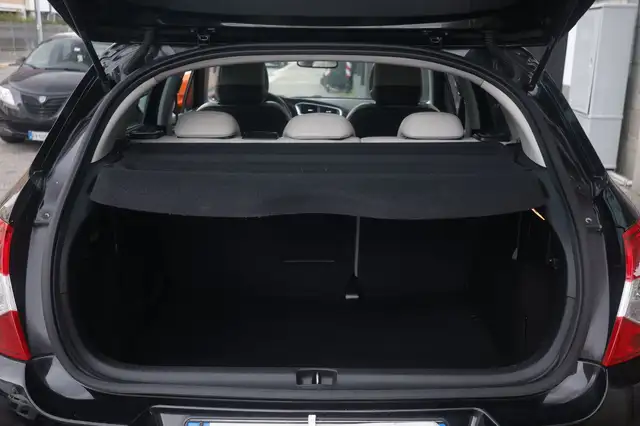 Citroen Grand C4 Picasso view 18