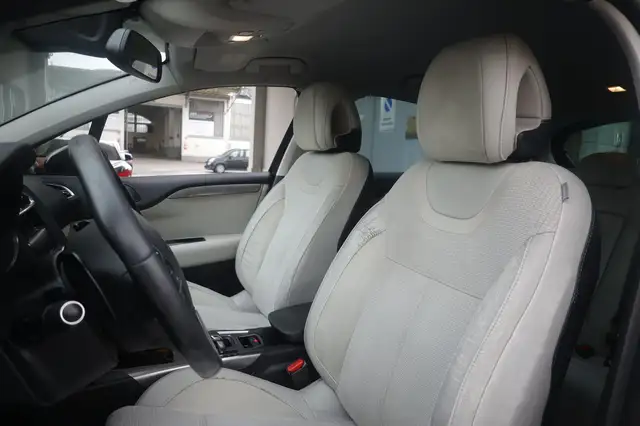 Citroen Grand C4 Picasso view 16