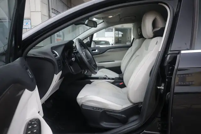 Citroen Grand C4 Picasso view 17
