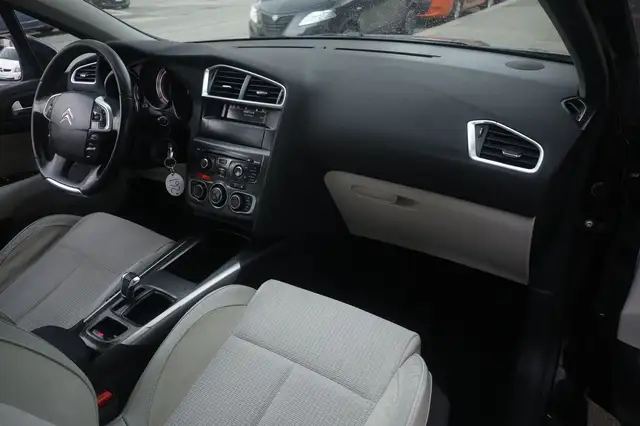 Citroen Grand C4 Picasso view 8