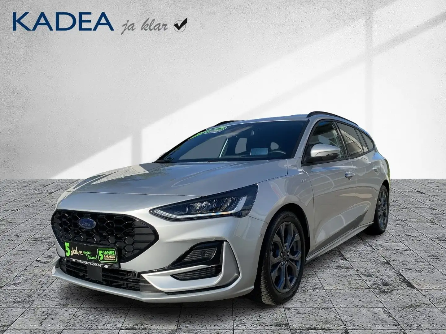 Ford Focus Turnier 1.5 EcoBlue ST-Line X ACC+AHK+LED Silber - 2