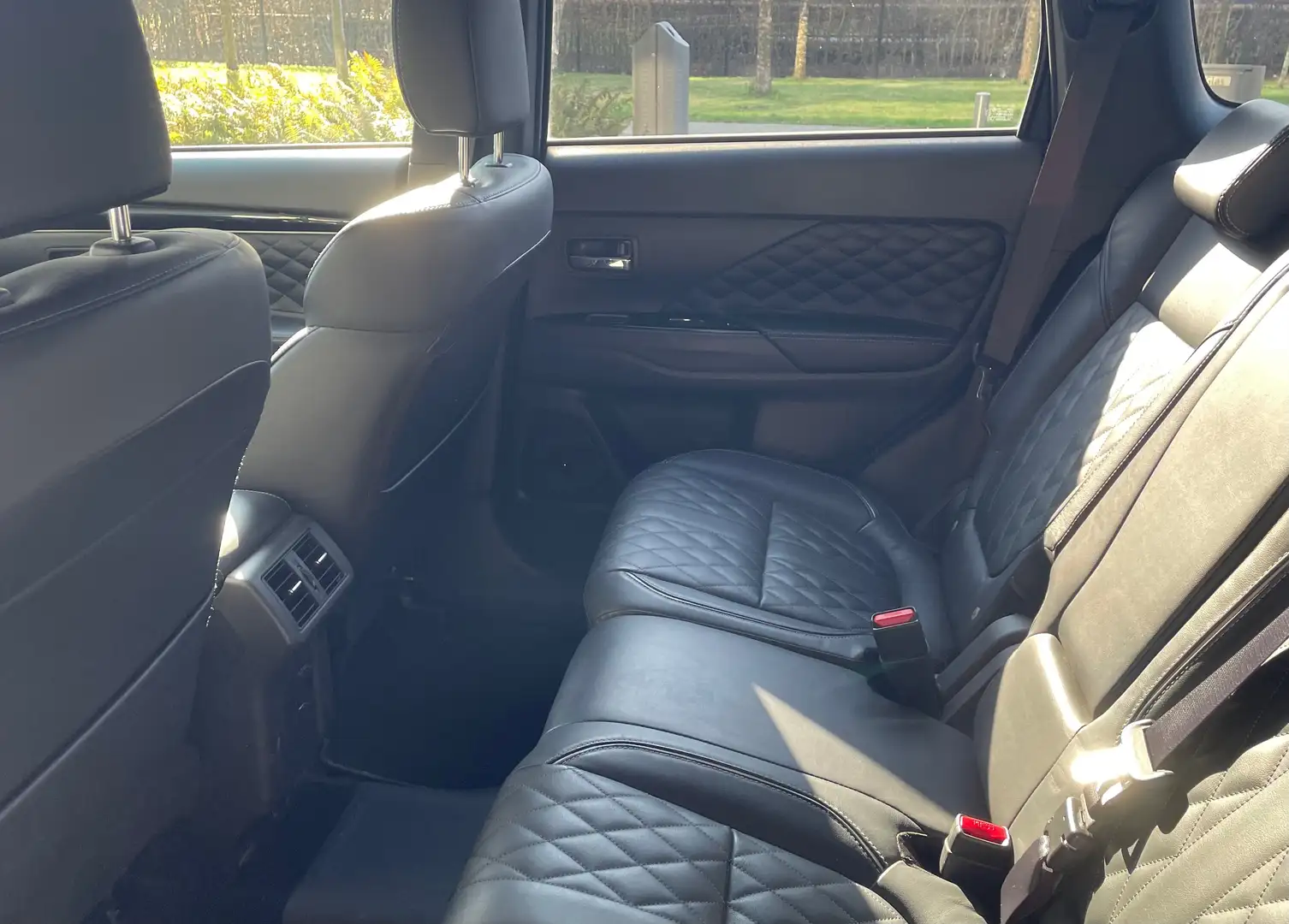 Mitsubishi Outlander Outlander 2.4 4WD Plug-In Hybrid Noir - 2