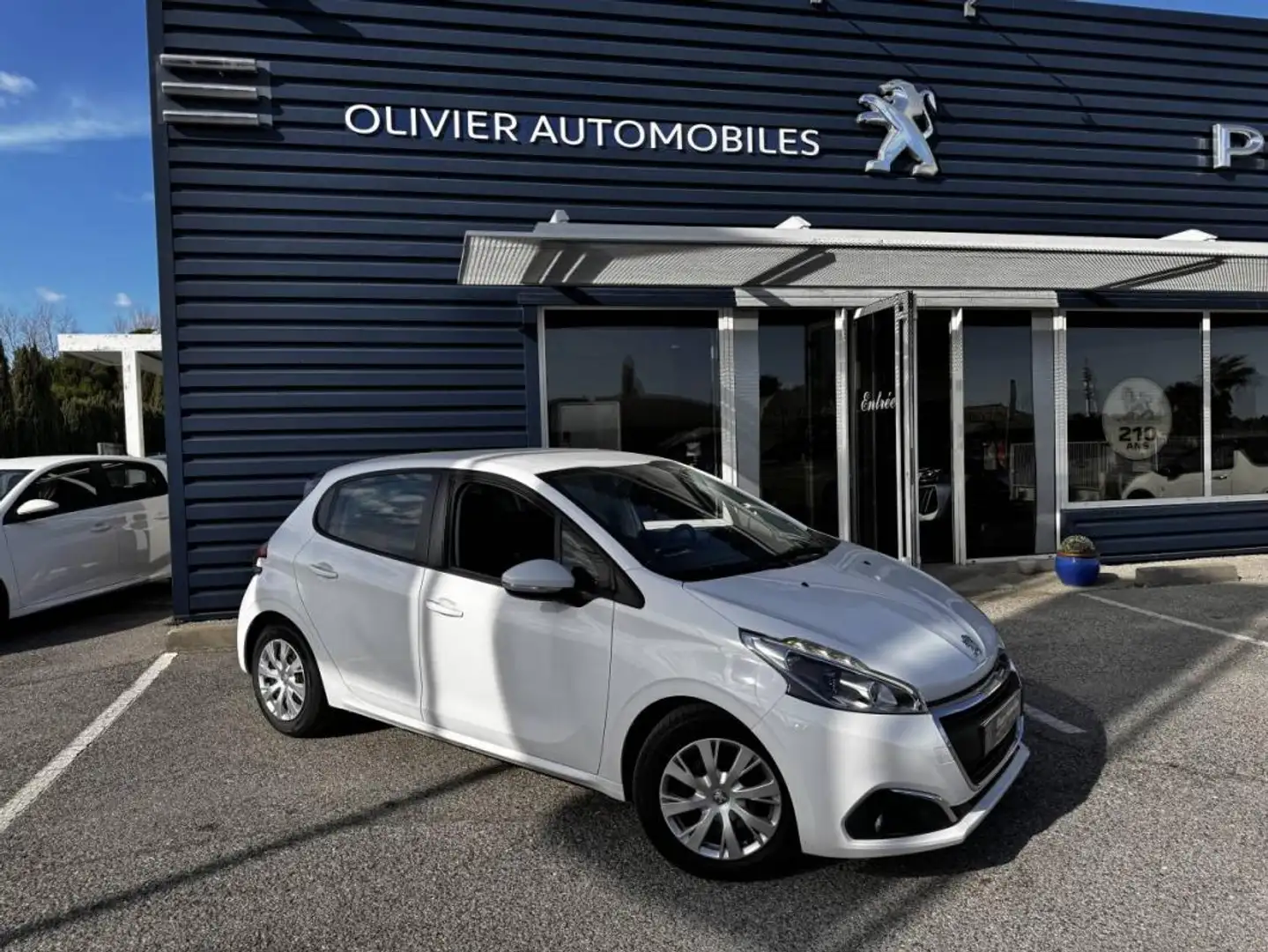 Peugeot 208 1.6 BLUEHDI 100 S&amp;S ACTIVE BUSINESS White - 1