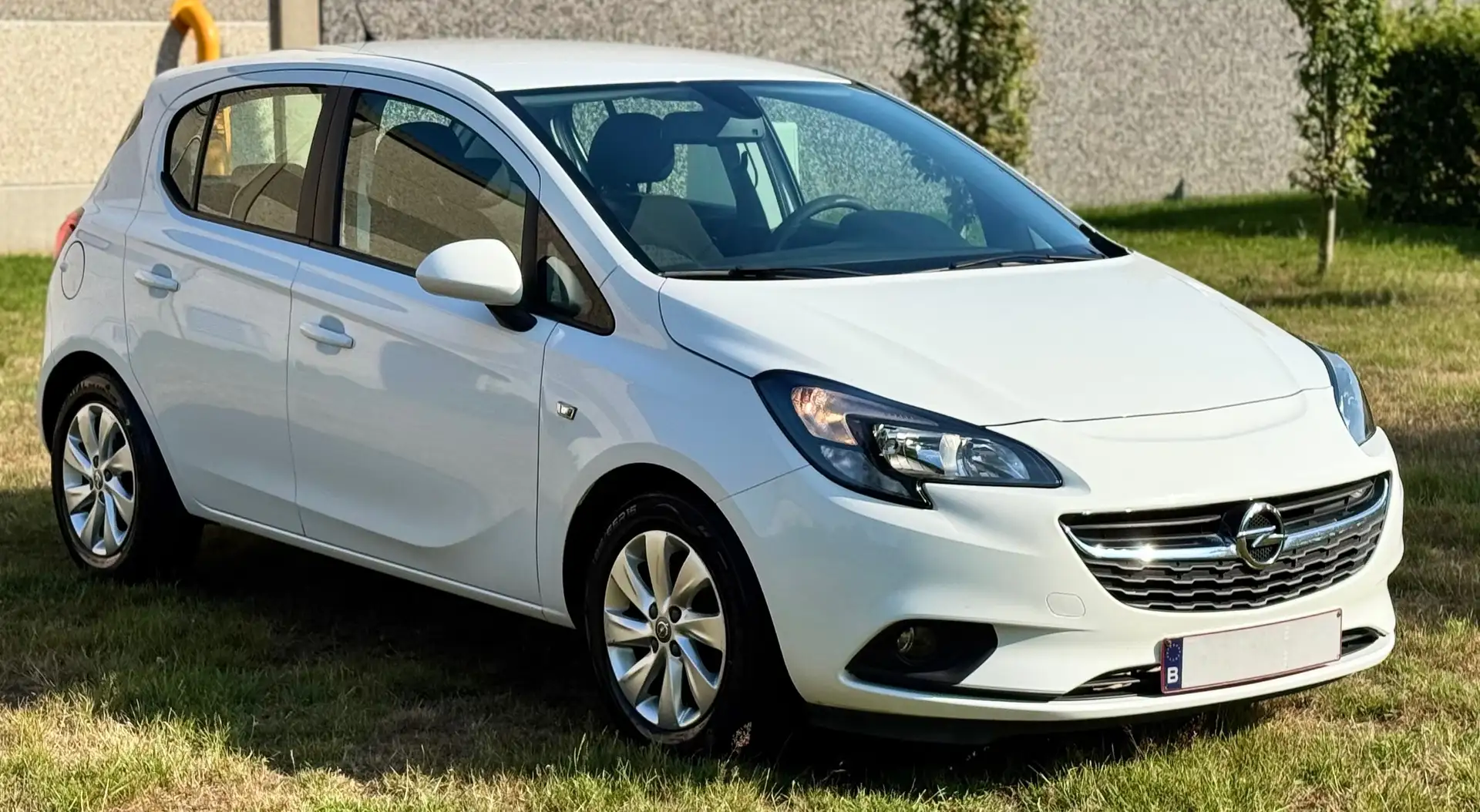 Opel Corsa 1.2i Cosmo Edition Blanc - 1