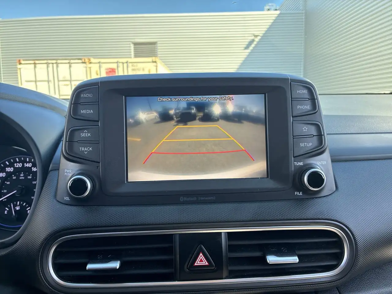 Hyundai KONA снимка Hyundai KONA