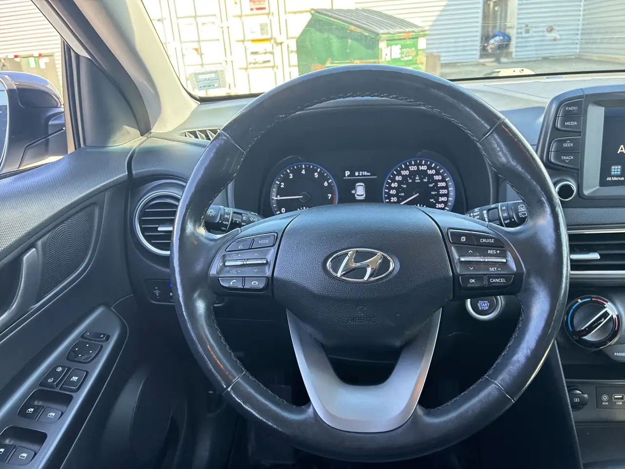 Hyundai KONA снимка Hyundai KONA