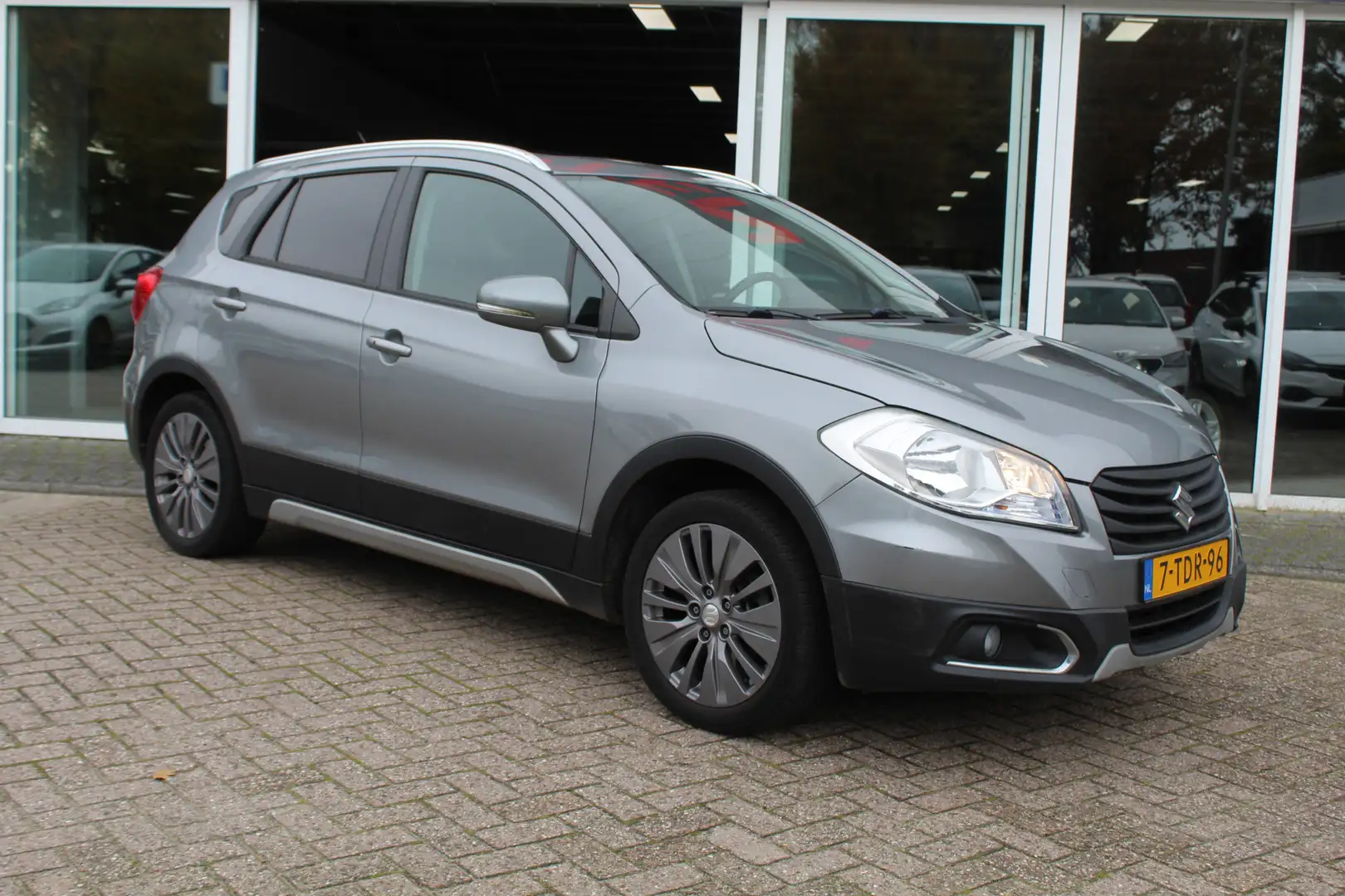 Suzuki SX4 S-Cross 1.6 Exclusive//Schuifdak//Camera//Navi!! Gris - 2
