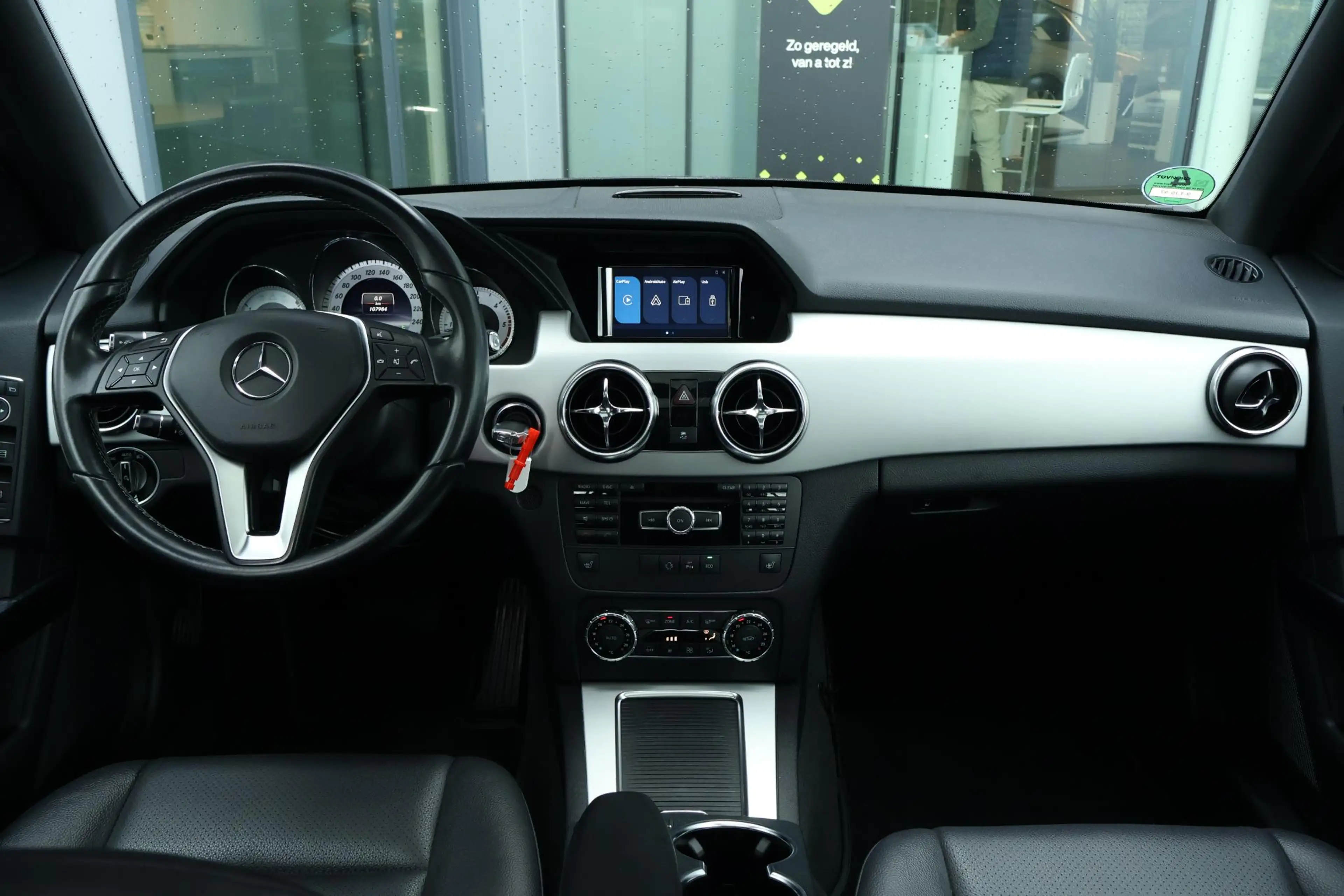 Mercedes-Benz GLK 200 CDI / AMG Line / Panorama / Trekhaak — photo 10