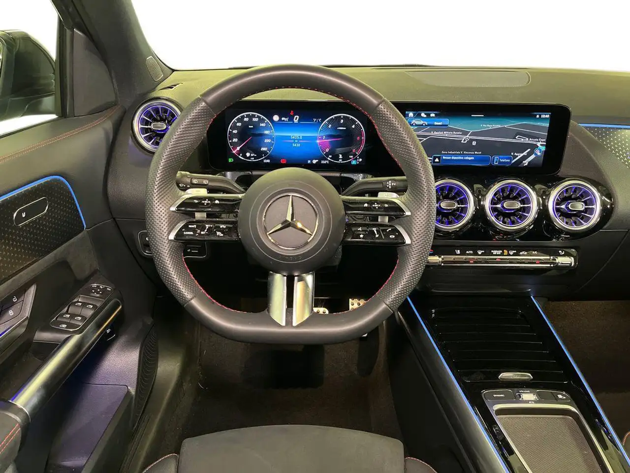 Mercedes-Benz GLA 2026 — фото 11