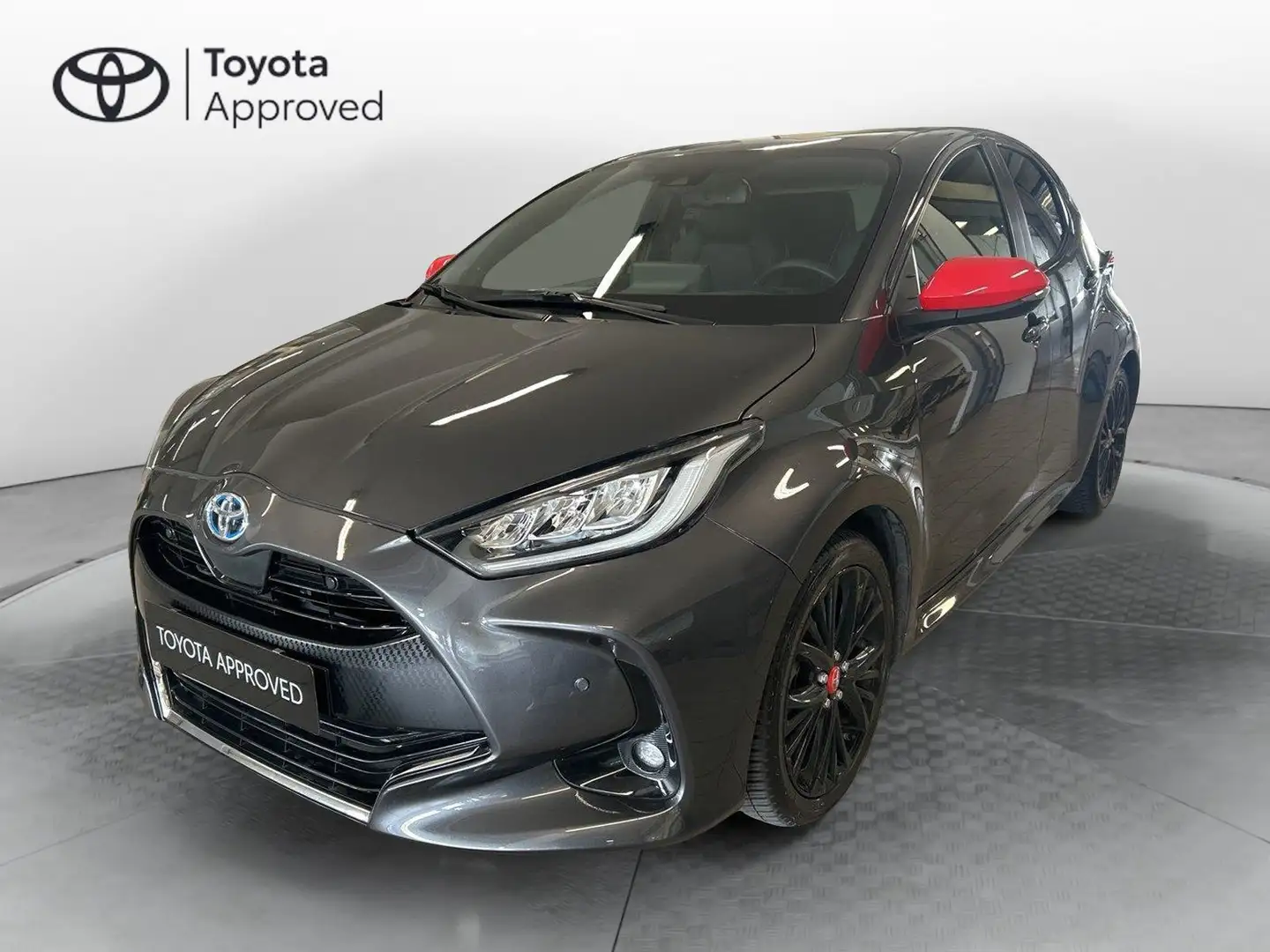 Toyota Yaris 1.5 Hybrid 5 porte Energy Grigio - 1