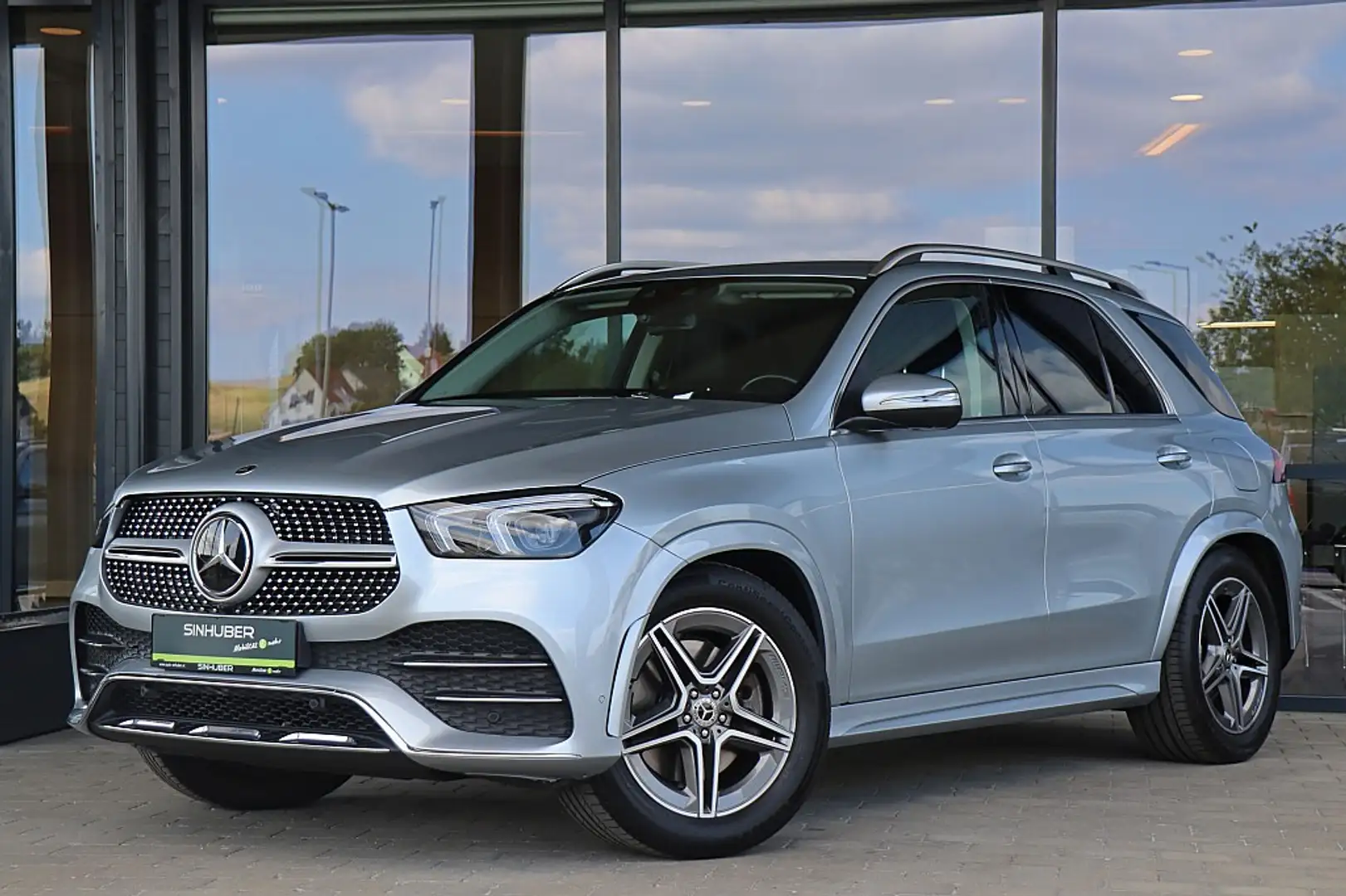 Mercedes-Benz GLE 350 de PHEV 4Matic Aut. AMG, AIRMATIC, ACC, Massage... Silber - 1