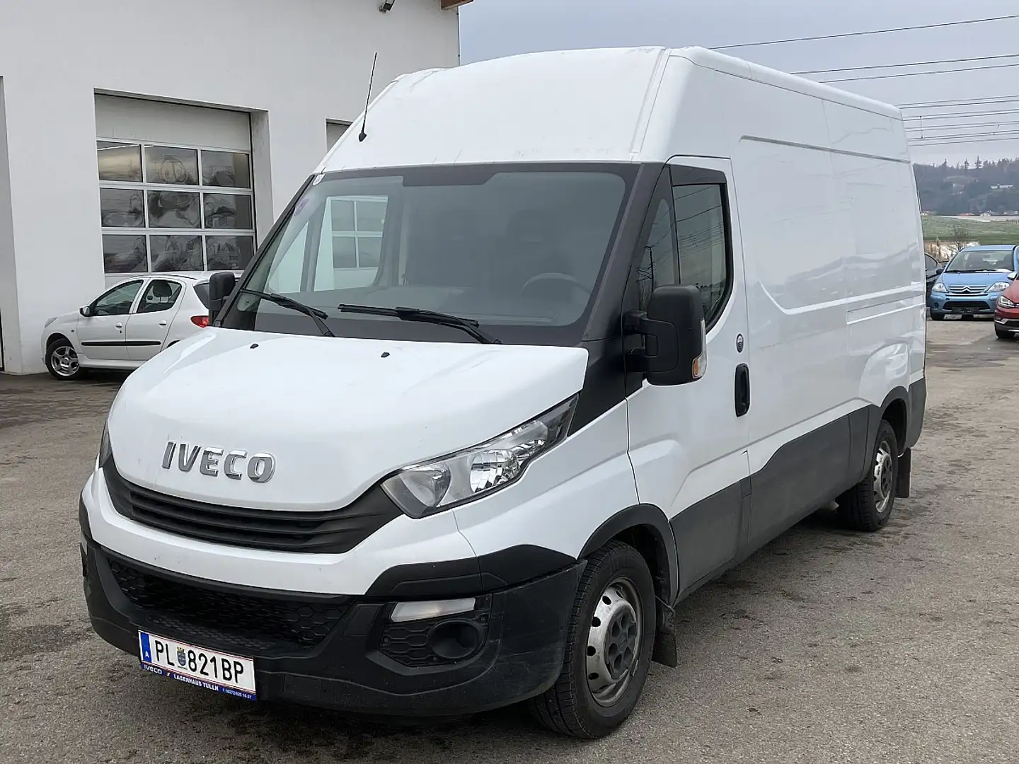 Iveco Daily 33S12 3000 Weiß - 1