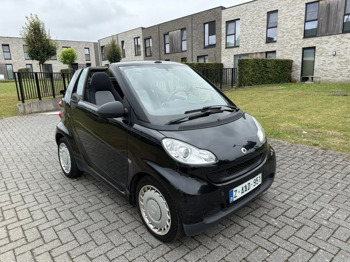 smart forTwo Cabrio 1.0i Mhd Pulse Softouch Noir - 1