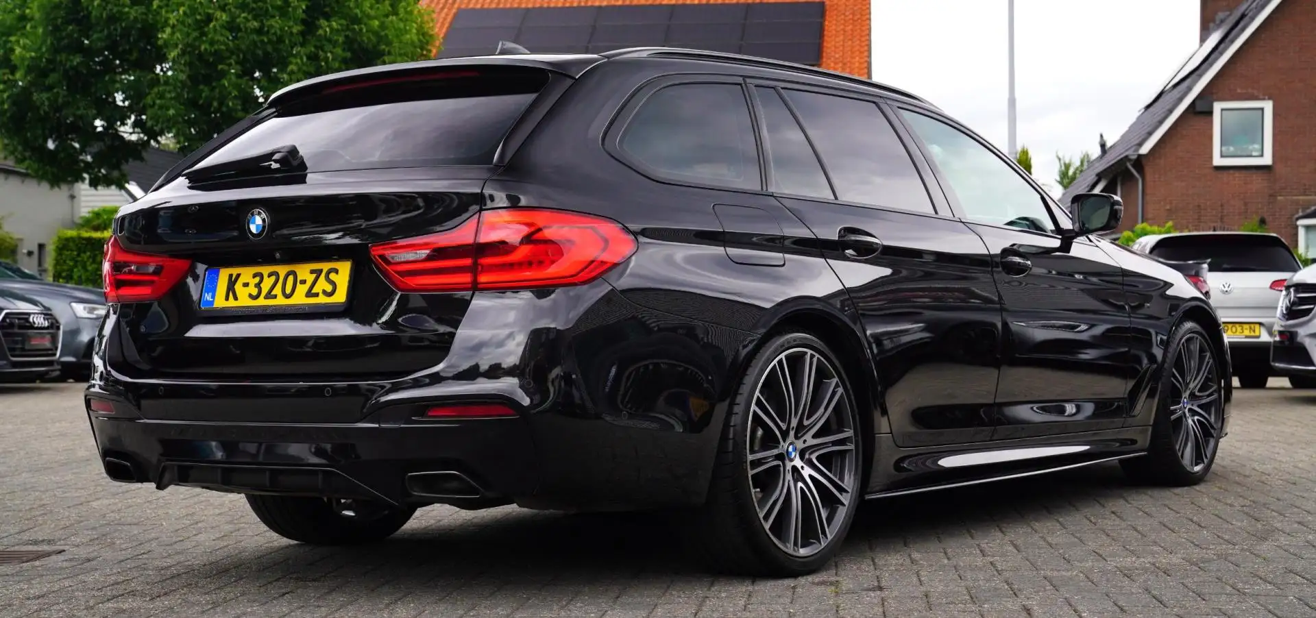 BMW 540 5-serie Touring 540i xDrive High Executive | 360 C Zwart - 2