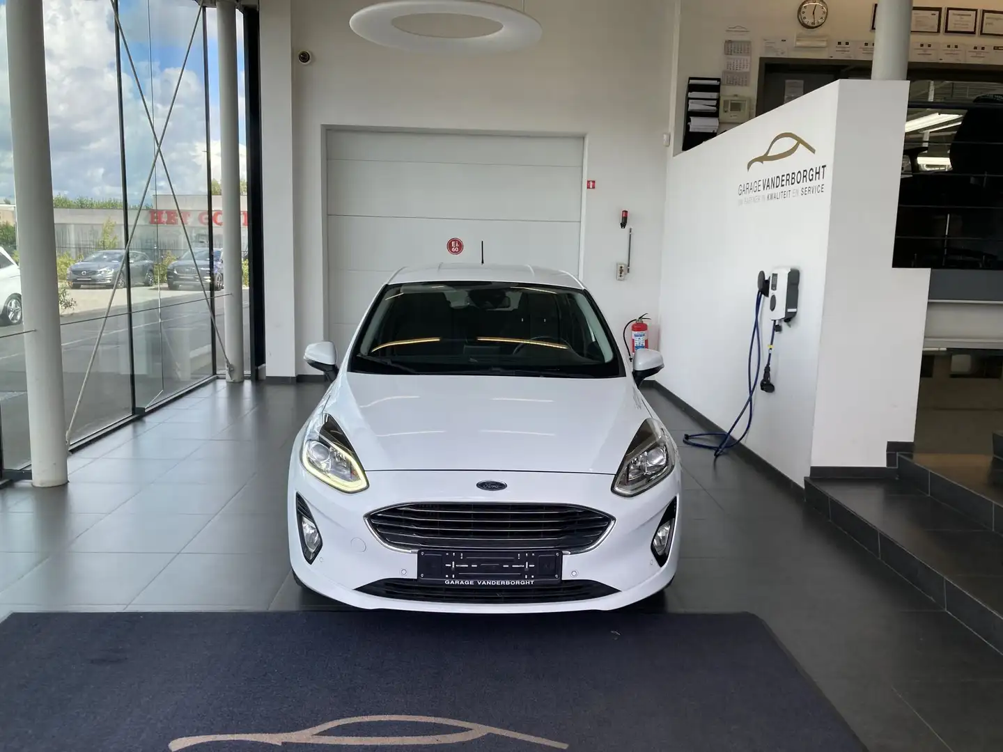 Ford Fiesta TITANIUM BENZINE 125PK Blanc - 2