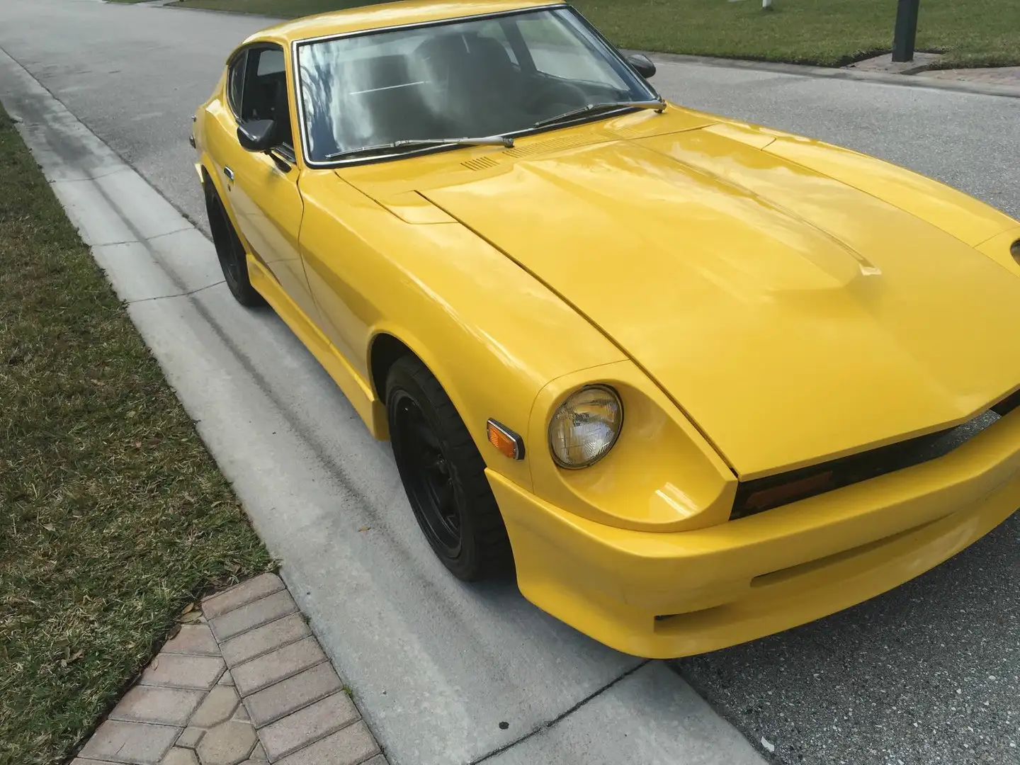 Nissan Datsun 240Z Gelb - 2