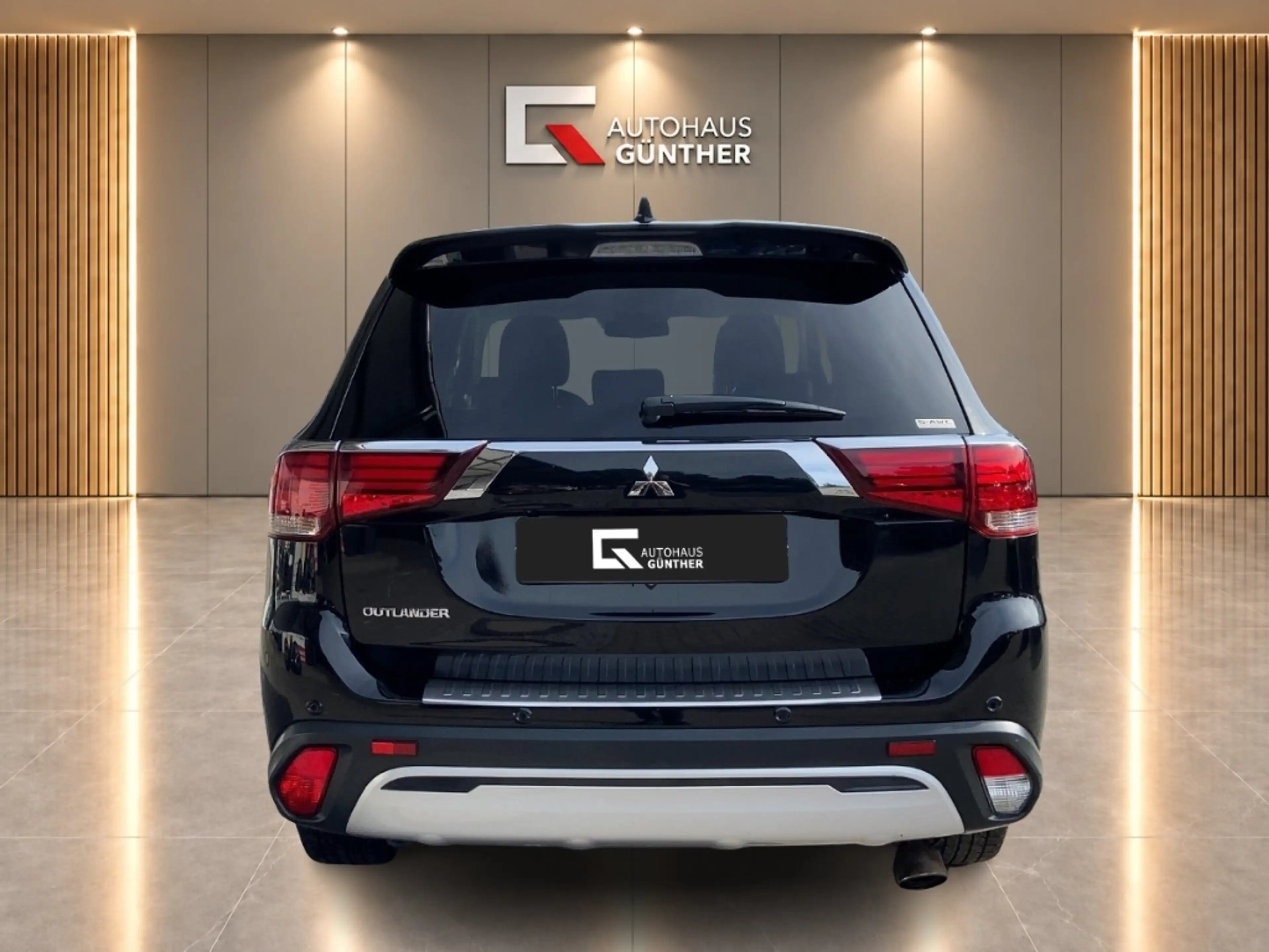 Mitsubishi Outlander Diamant Edition+ 4WD 2.0 150PS Automatik LED/NAVI/ — photo 3
