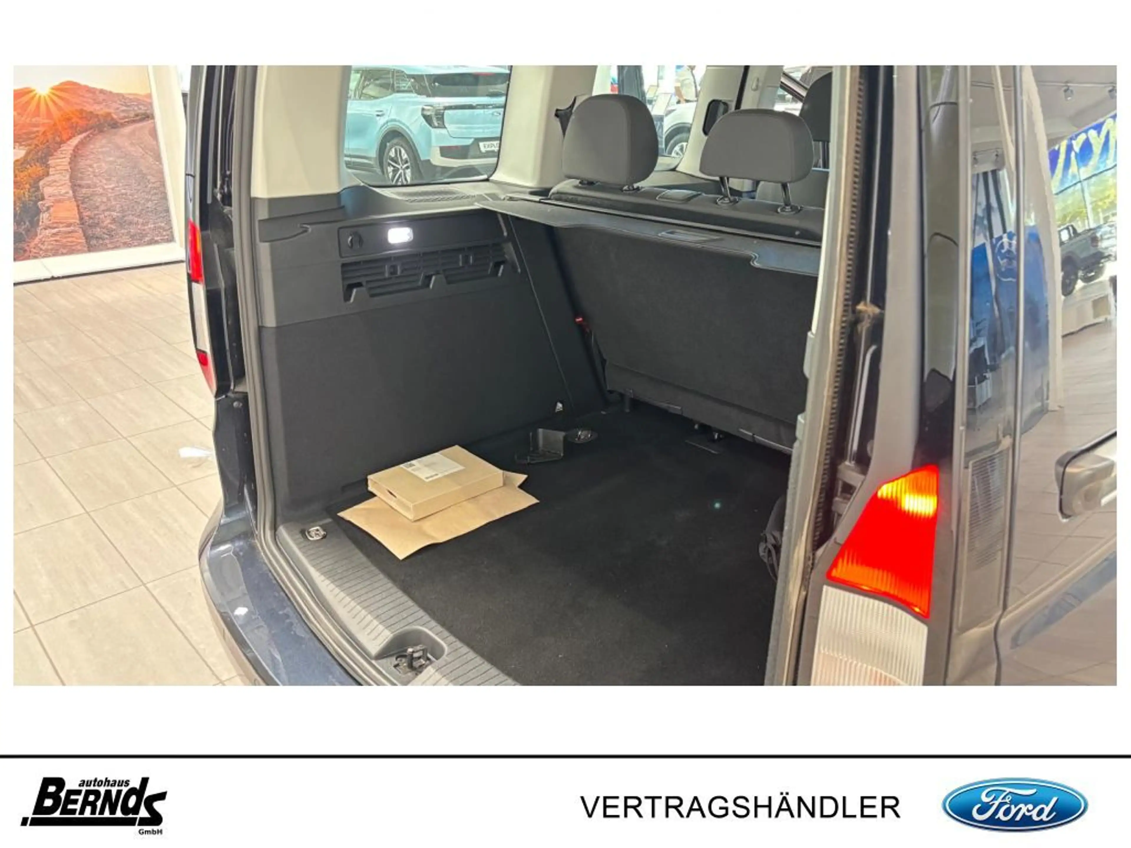 Ford Tourneo Connect 1.5 EcoBoost PHEV Aut. TREND NAVI ParkPilot v.&h. — photo 9