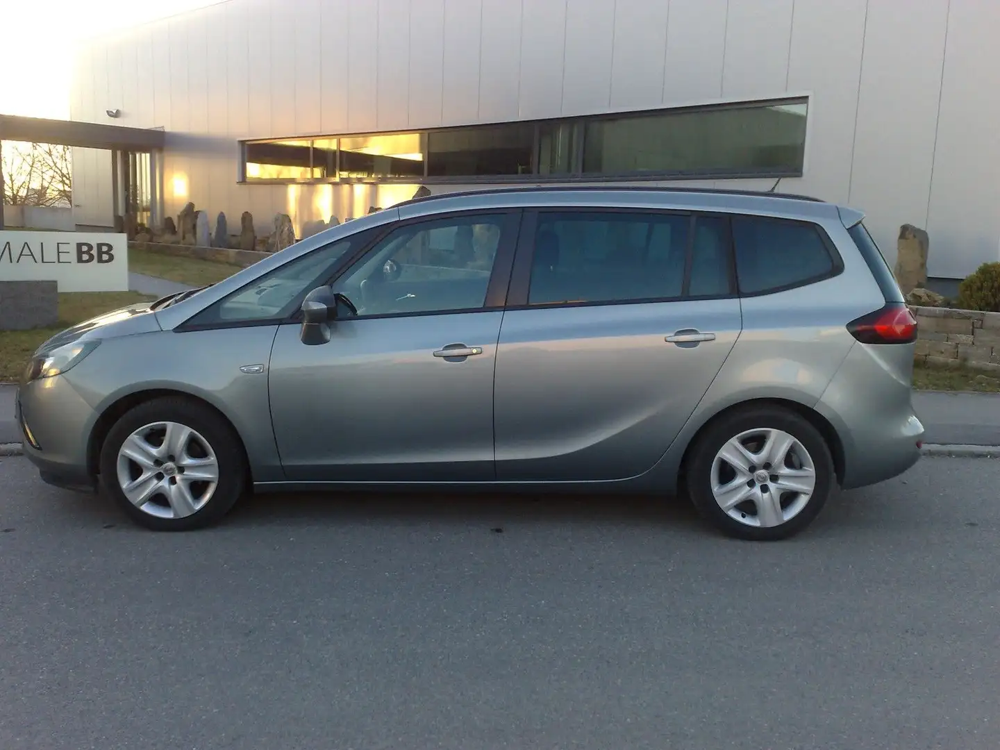 Opel Zafira Tourer 2.0 CDTI Edition 96kW*1 HAND*AHK* Grau - 2