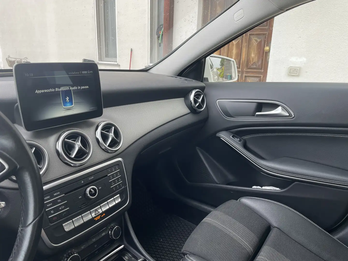 Mercedes-Benz GLA 200 Sport Bianco - 2
