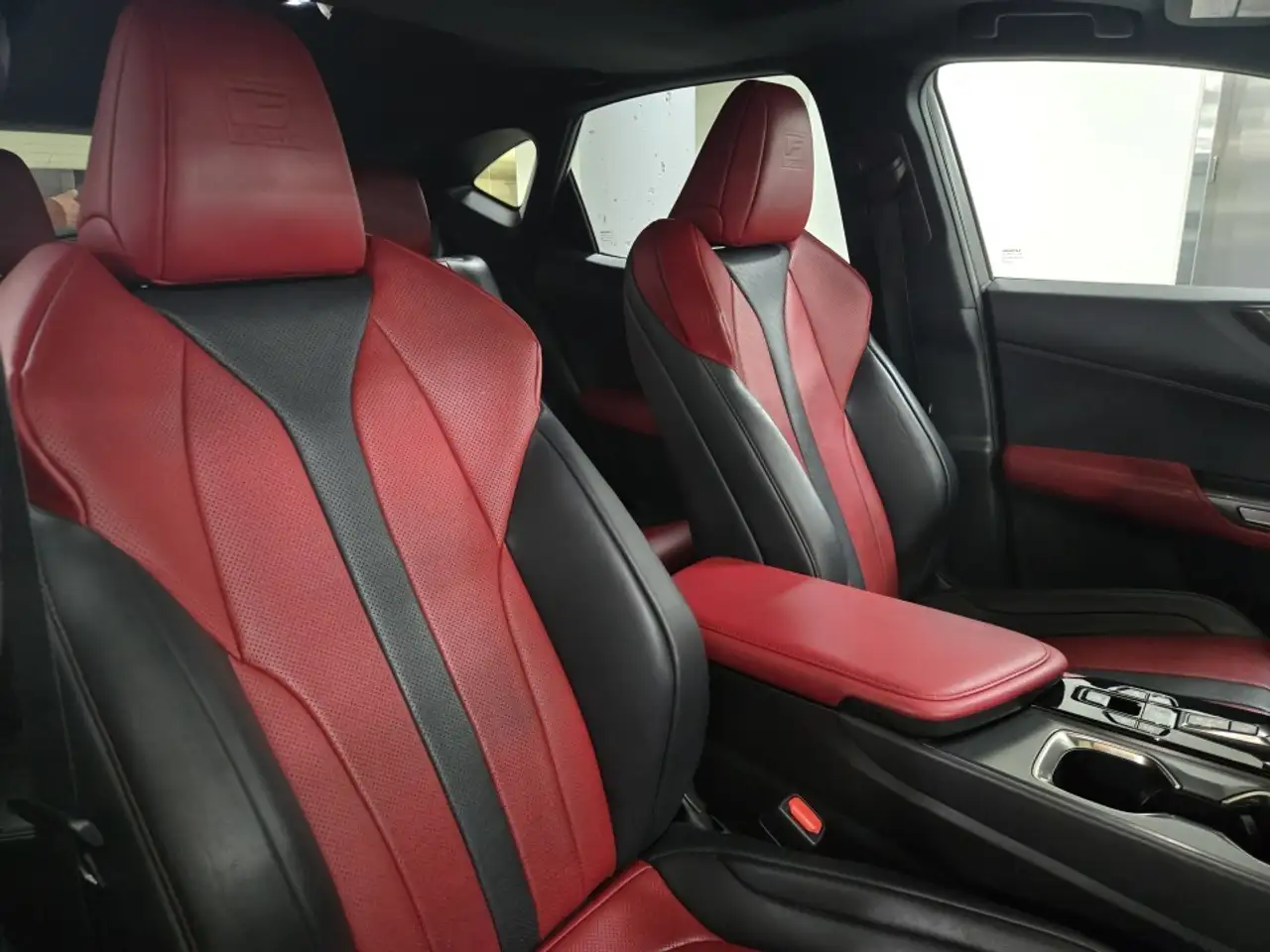 Lexus NX снимка Lexus NX