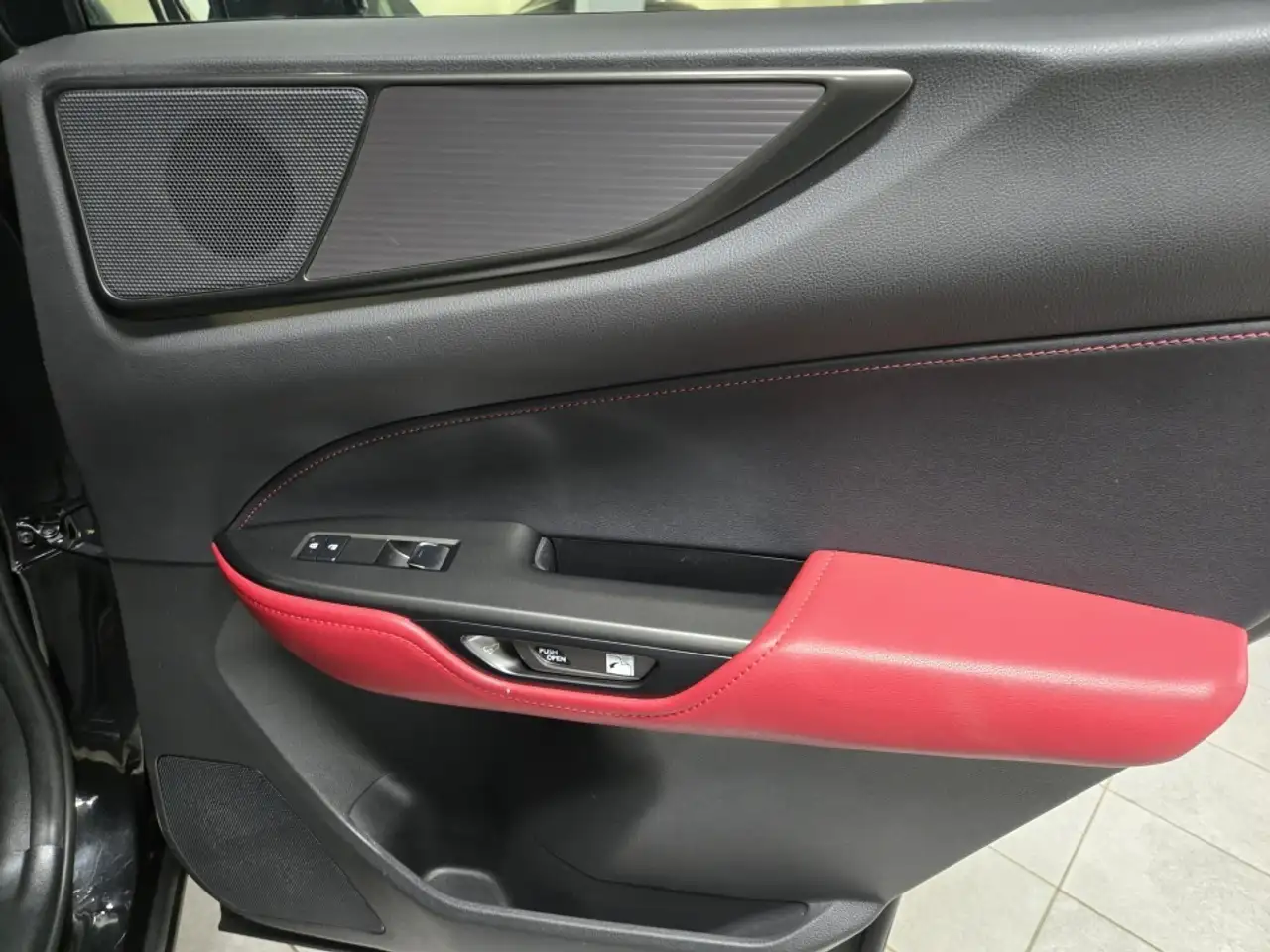 Lexus NX снимка Lexus NX