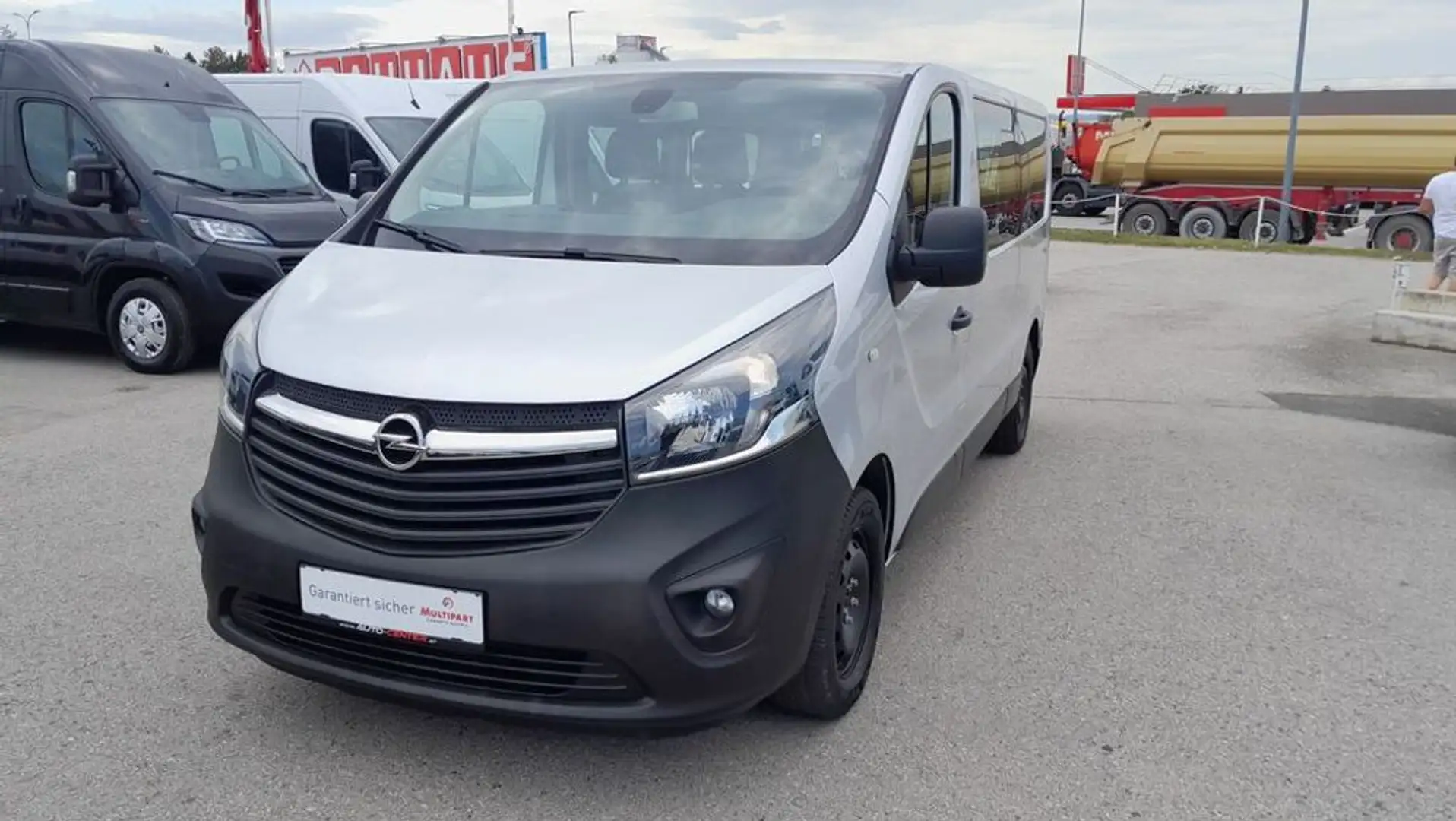 Opel Vivaro Combi L2H1 1,6 BiTurbo CDTI ecofl. 2,9t St. Grau - 2