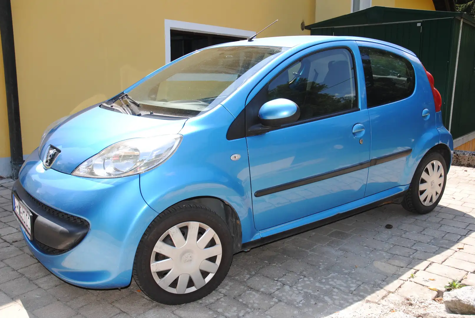 Peugeot 107 107 Urban 1,0 12V Urban Blau - 1