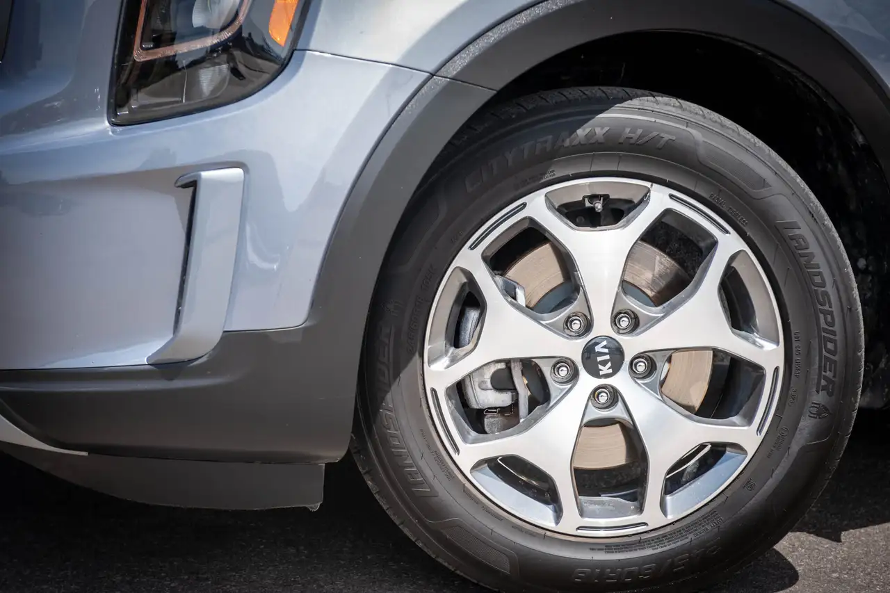 Kia Telluride снимка Kia Telluride