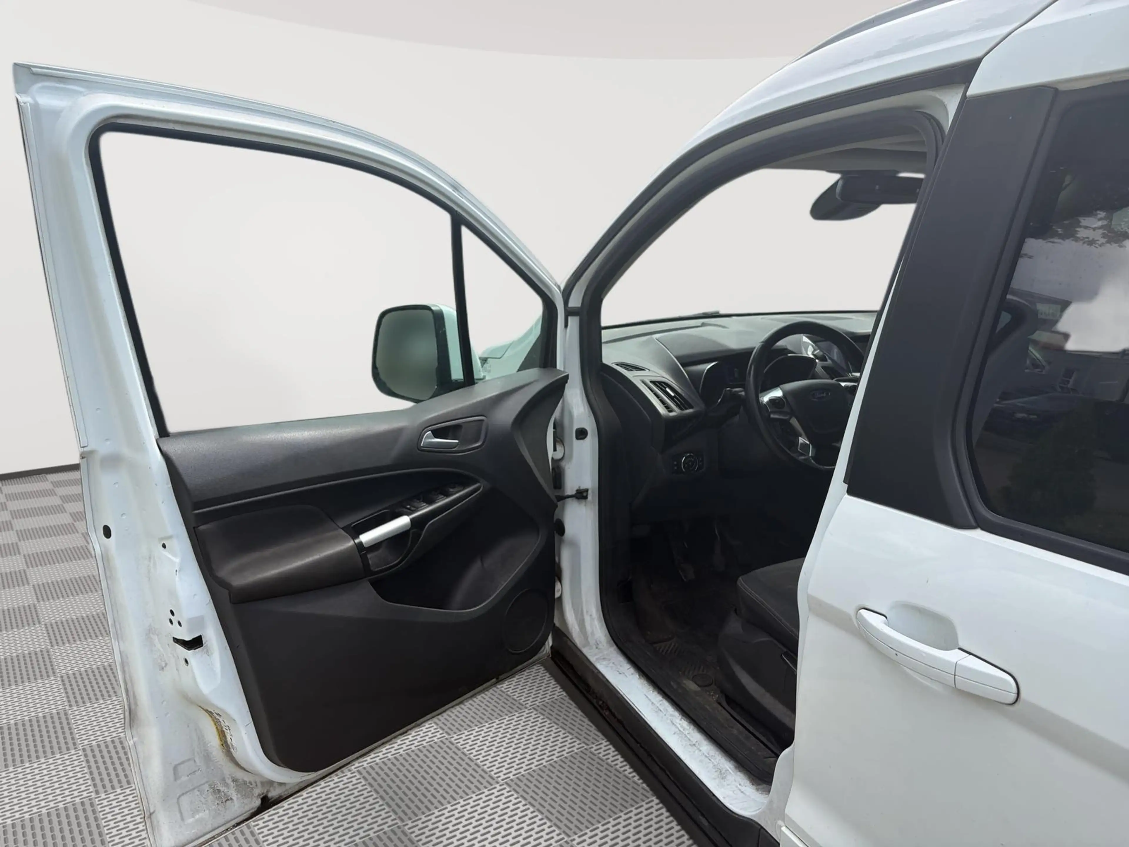 Ford Grand Tourneo 1.5 'Titanium' #AHK #NAVI #PANO — photo 14