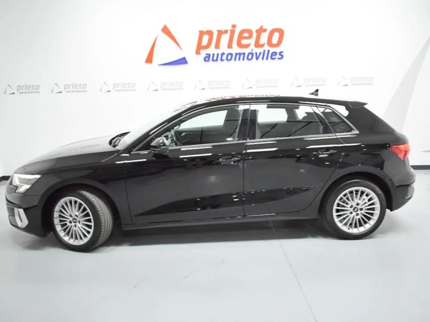 Audi A3 Sportback 30TDI Advanced S tronic Negro - 2