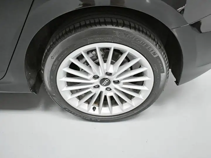 Audi A3 2023, foto 6