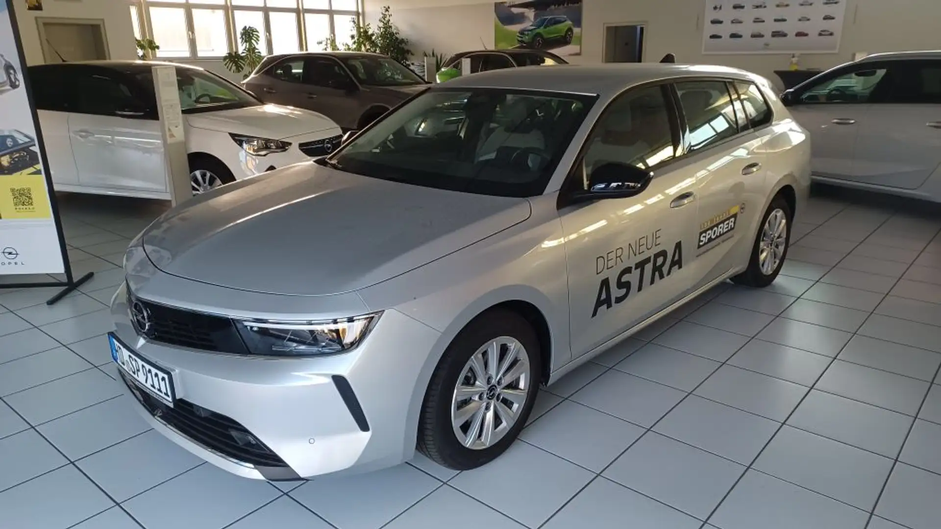 Opel Astra Sports Tourer Edition 1.5 Diesel 6-Gang Silber - 2