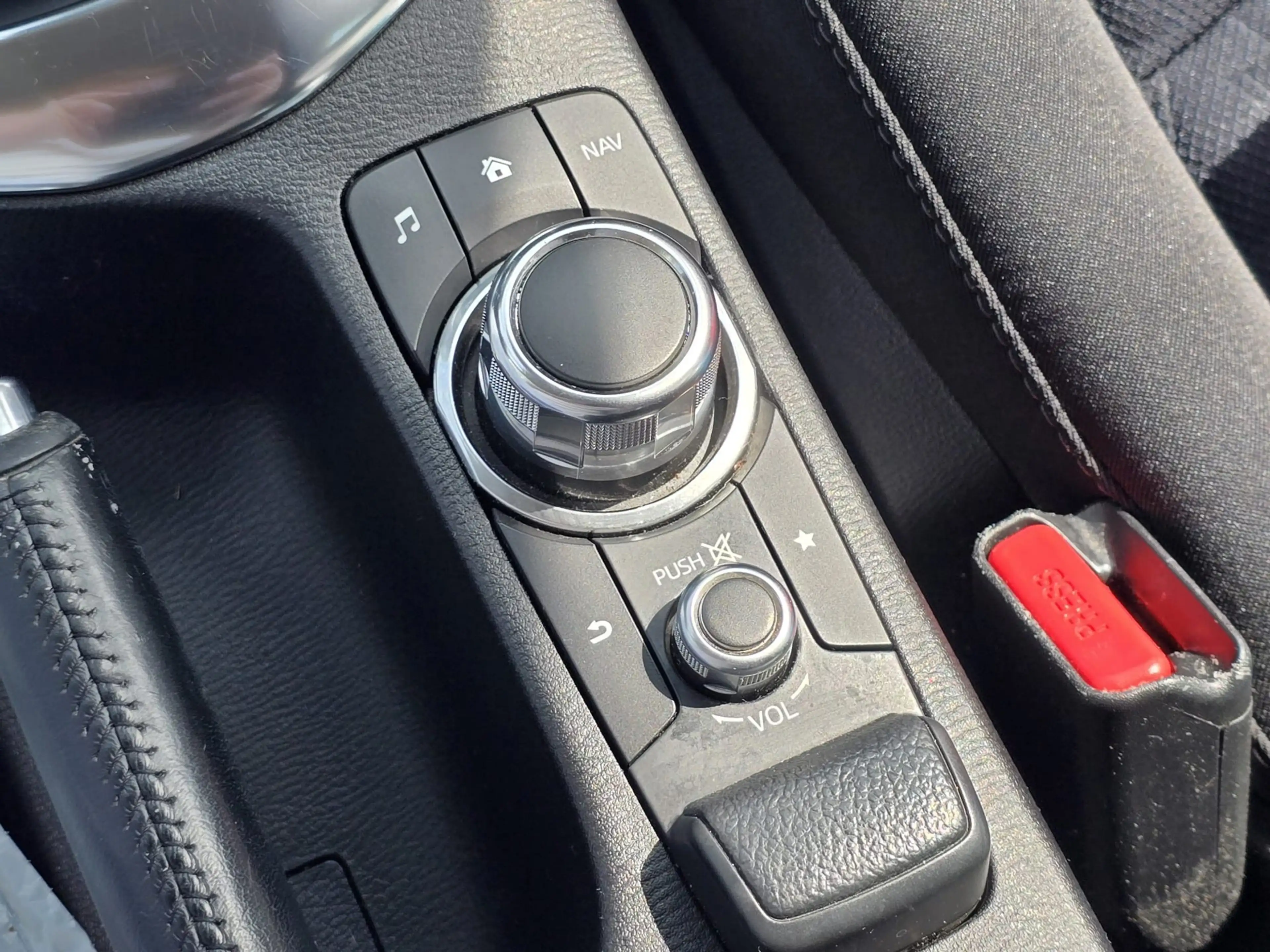 Mazda 2 1.5 Skyactiv-G TS Cruise/Navi/Keyless/Lane Assist — photo 14