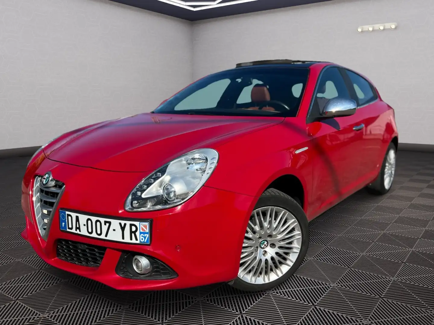 Alfa Romeo Giulietta Exclusive Rouge - 1