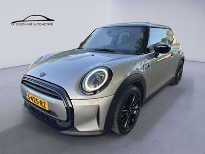 MINI Cooper 1.5 136PK AUT Camden Plus / Pano / H-K / Camera /