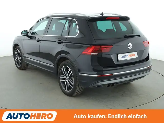 Volkswagen Tiguan view 4
