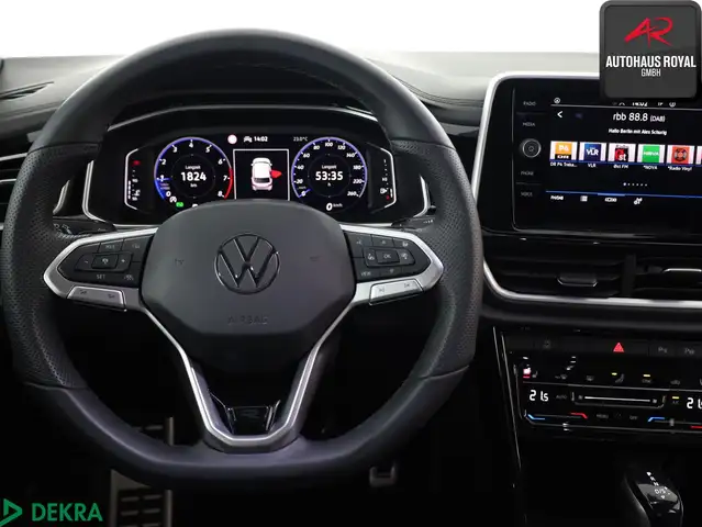 Volkswagen T-Roc view 11