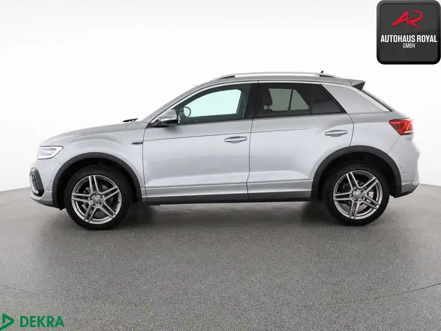 Volkswagen T-Roc view 2
