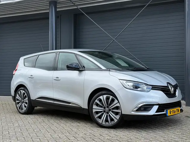Renault Grand Scenic view 11