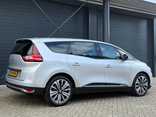 Renault Grand Scenic view 2