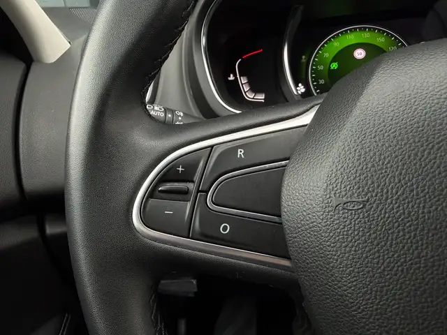 Renault Grand Scenic view 17