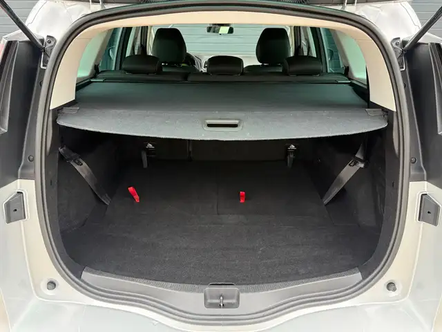 Renault Grand Scenic view 29