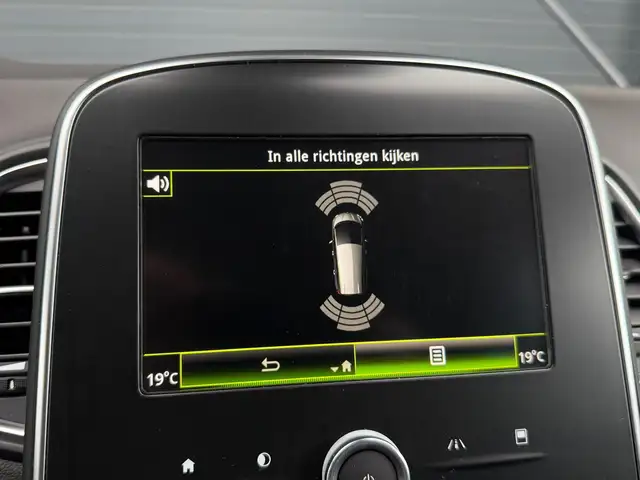 Renault Grand Scenic view 9