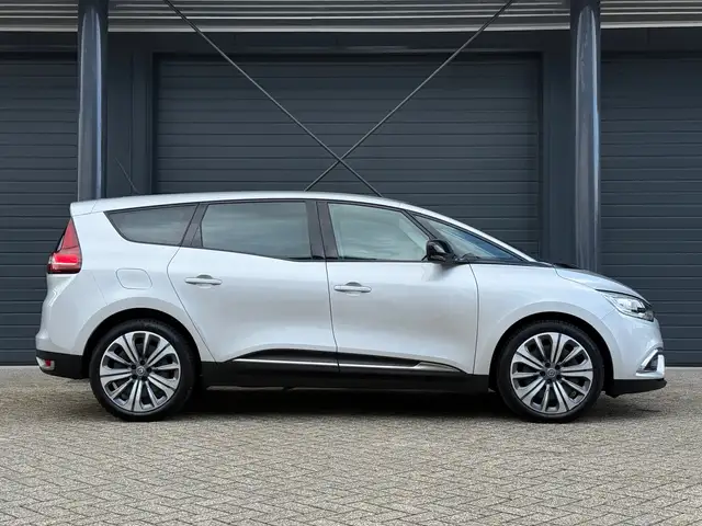 Renault Grand Scenic view 6