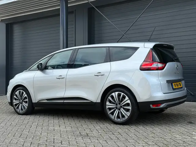 Renault Grand Scenic view 13
